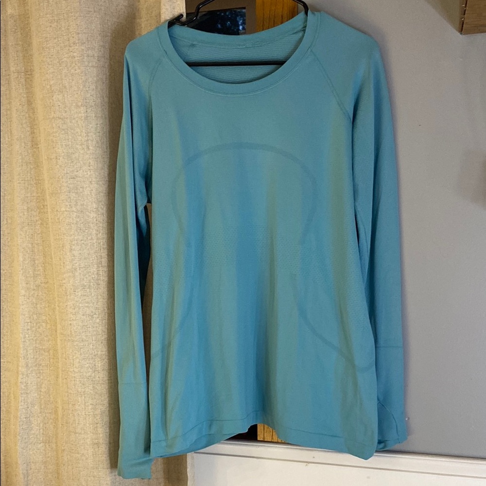 Lululemon Athletica Blue Long Sleeve Tee